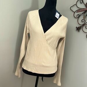 NWT Universal Thread Mock Wrap Vnevk Women's Long Sleeve Cream Pullover